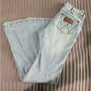 Wrangler Bell Bottom Jeans Size 29 Length 32